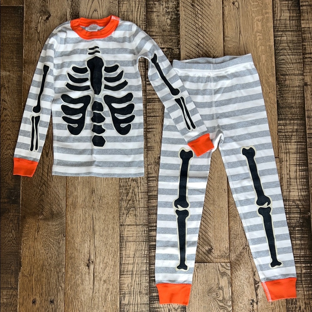 Hanna Andersson Skeleton Stripe glow in the dark Halloween Pajamas Kids Size 6/7